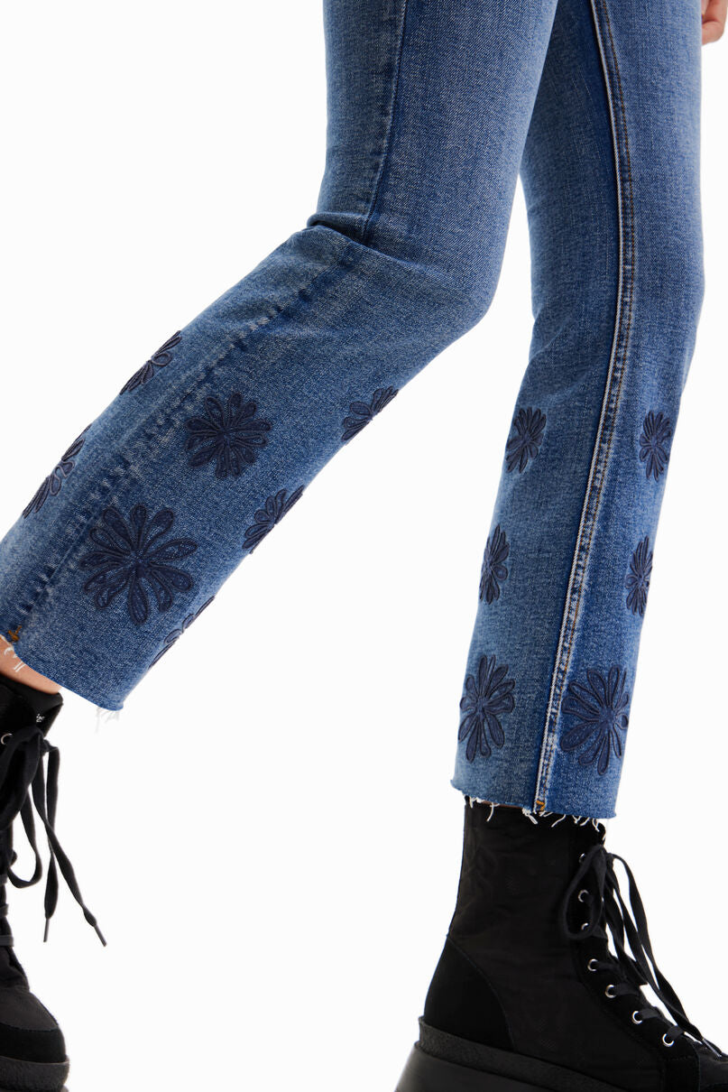 Flared cropped jeans