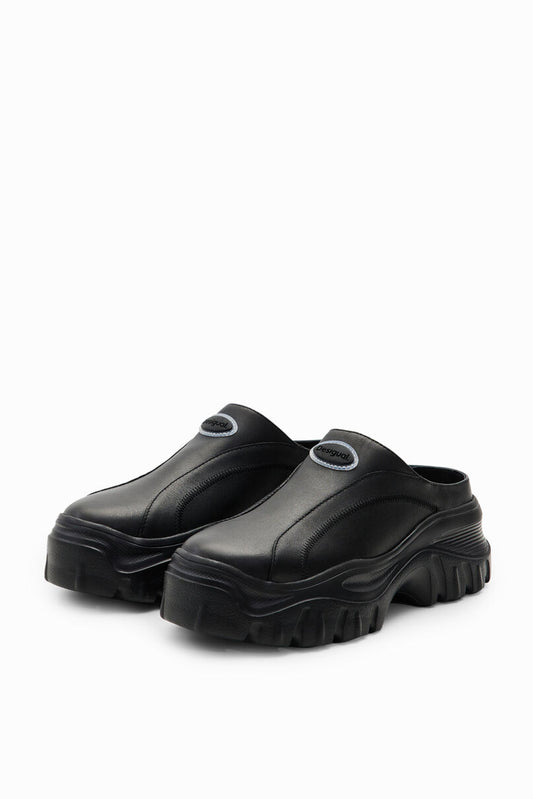 Chunky leather clogs