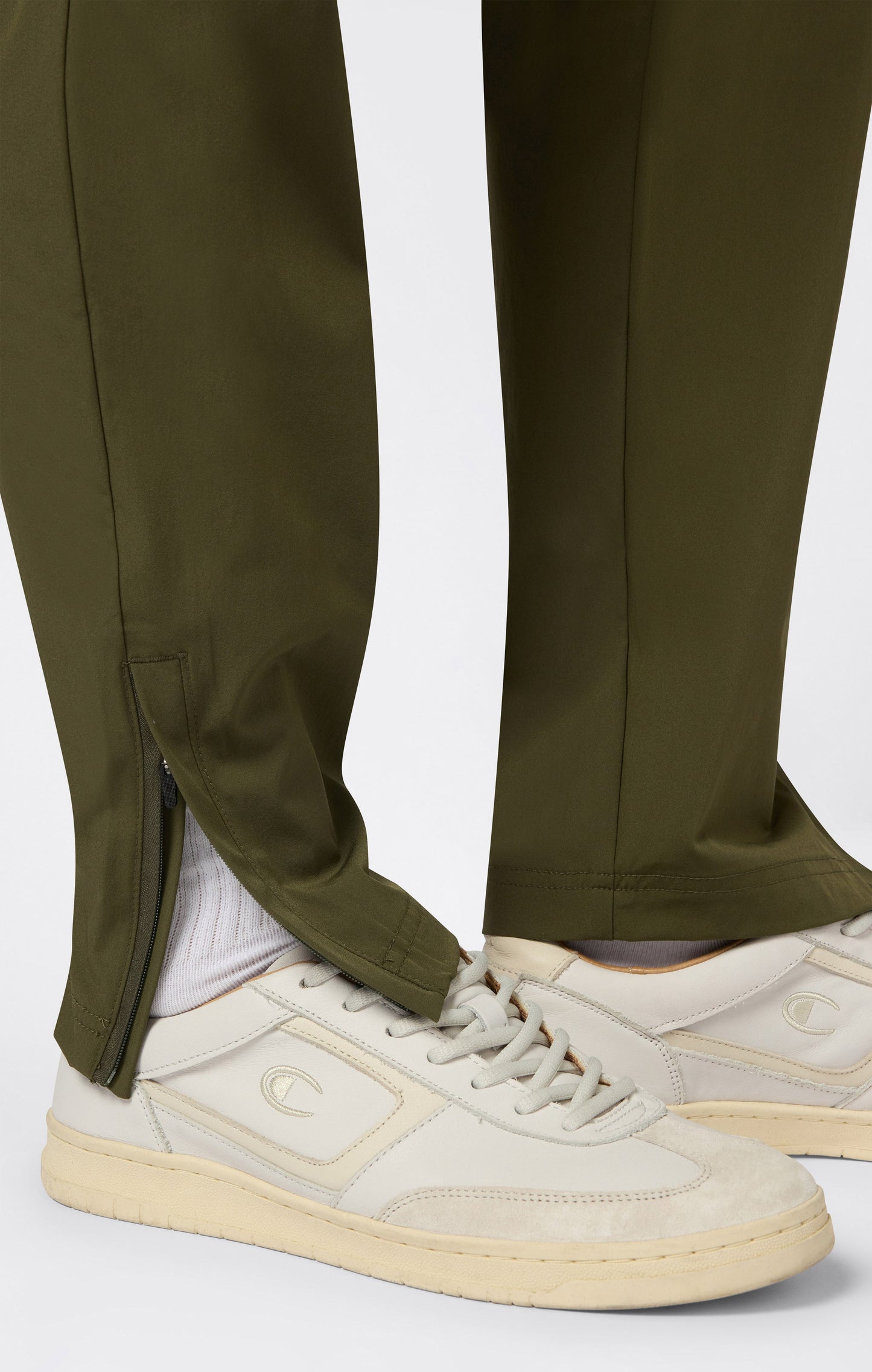 Herrenhose mit geradem Saum aus Stretchstoff