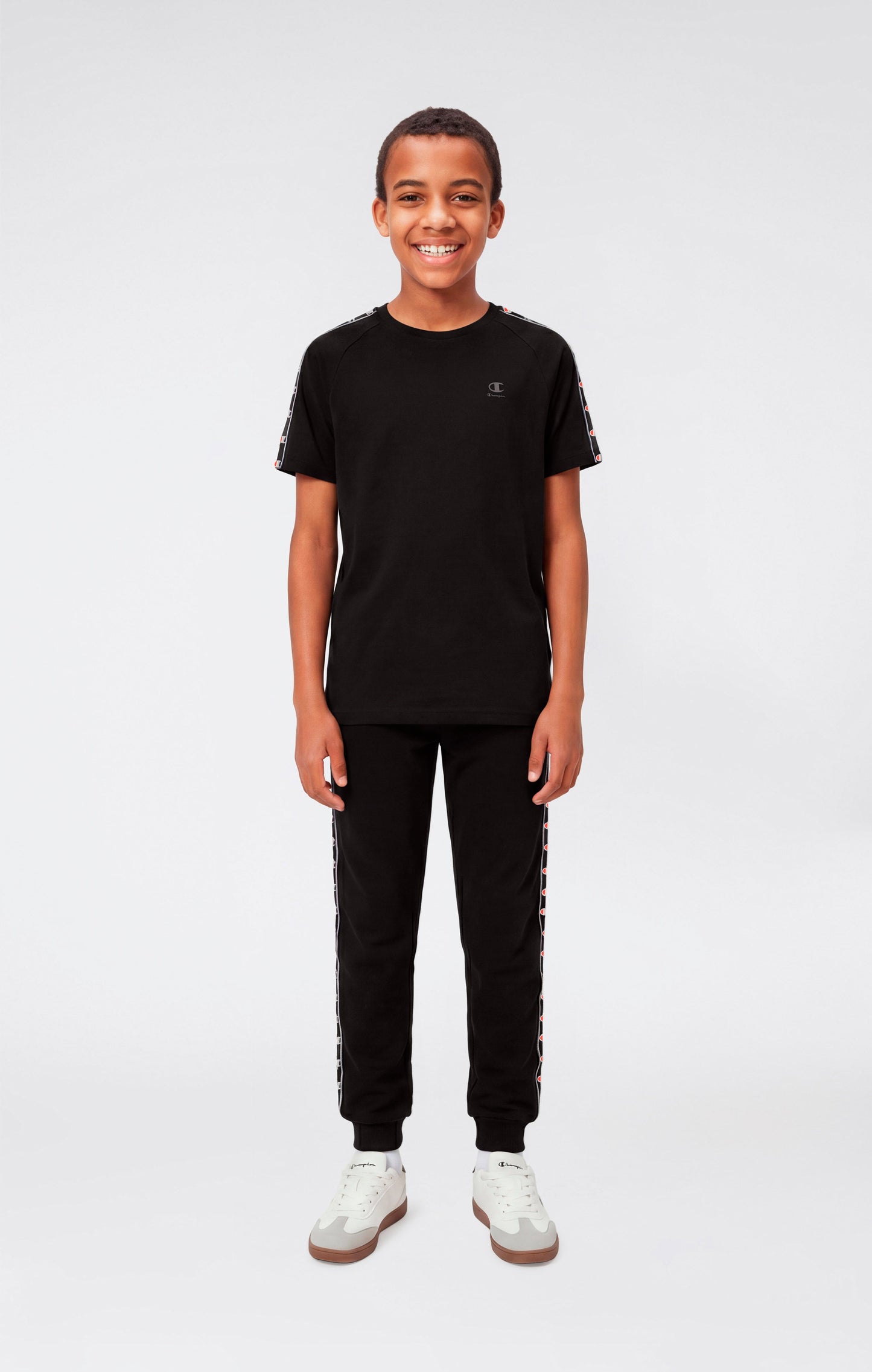 Jungen T-Shirt mit Rundhalsausschnitt und Bandlogo