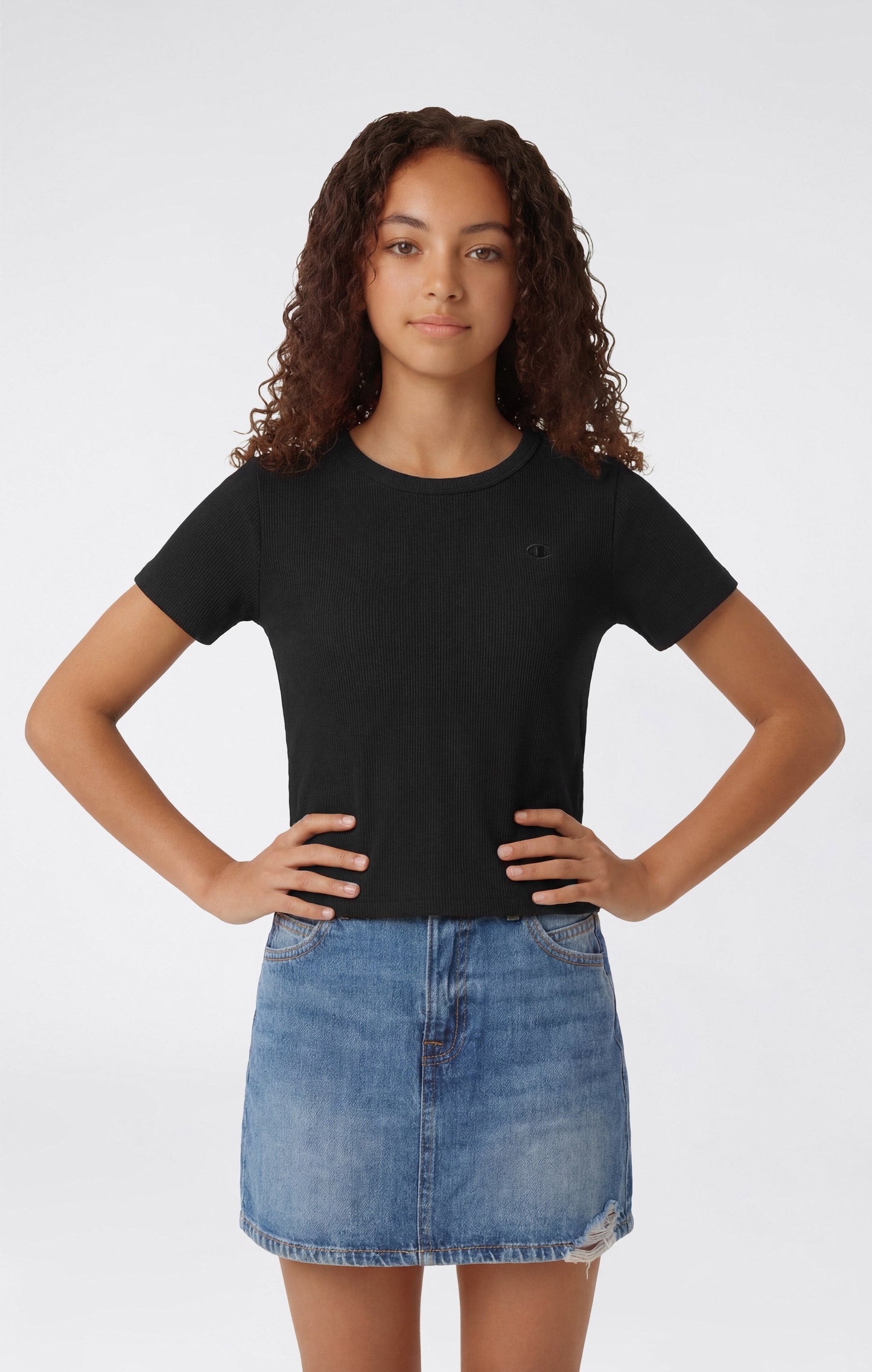 Mädchen Geripptes Stretch-T-Shirt mit Rundhalsausschnitt und Stickereien