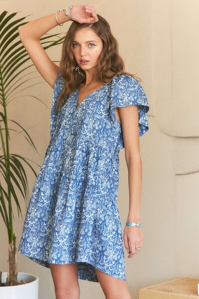 ADORA Bedrucktes Mini-Kleid mit V-Ausschnitt und Rüschenärmeln